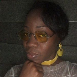 Meet your Posher, Yvette